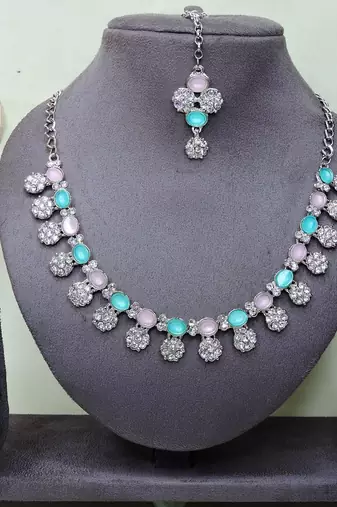 Green color rhodium plating festive wear designer necklace set