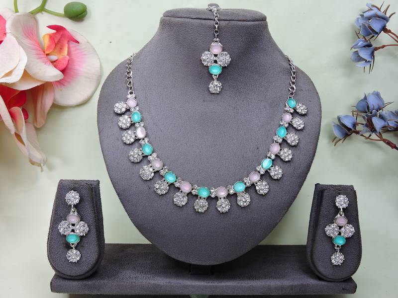 Green color rhodium plating festive wear designer necklace set