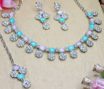 Green color rhodium plating festive wear designer necklace set 3
