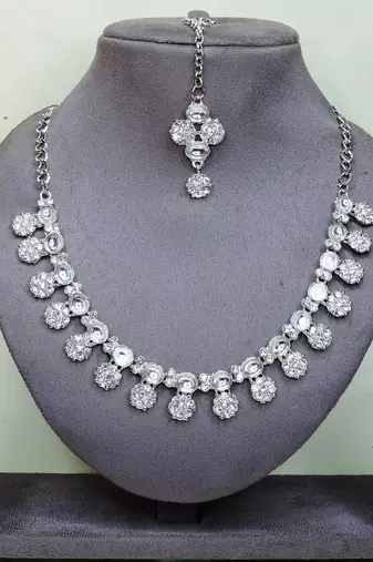 White color rhodium plating festive wear designer necklace set