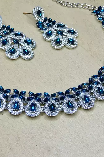 Green color rhodium plating festive wear designer necklace set