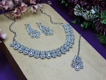 White color rhodium plating festive wear designer necklace set 2