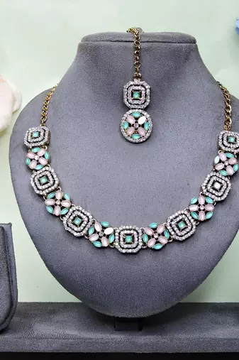 Green color yellow gold plating festive wear designer necklace set
