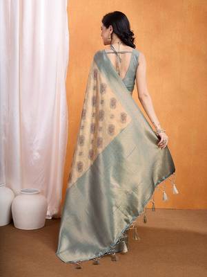 beige floral woven design zari banarasi saree 3