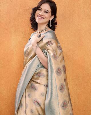 beige floral woven design zari banarasi saree 5