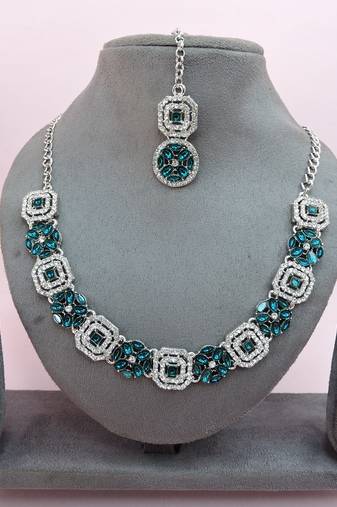 Green color rhodium plating festive wear designer necklace set