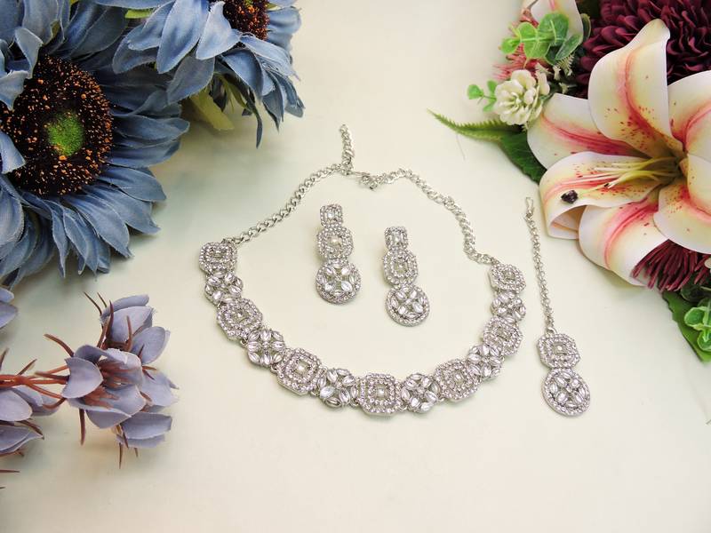 White color rhodium plating festive wear designer necklace set