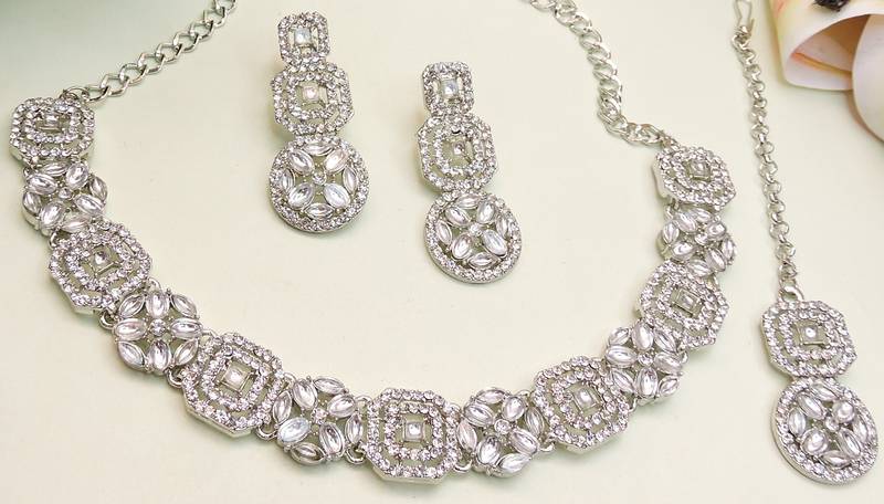 White color rhodium plating festive wear designer necklace set