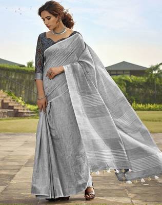 grey zari handloom woven design saree 1