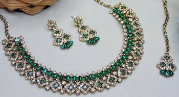 Green color yellow gold plating festive wear designer necklace set 3