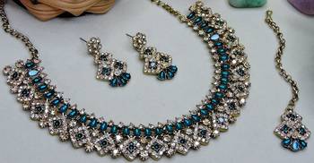 Green color yellow gold plating festive wear designer necklace set 3