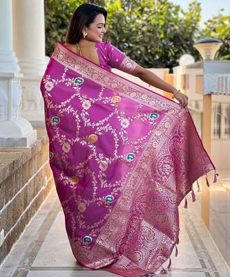 magenta woven design zari silk blend banarasi saree 3