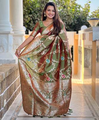 green woven design zari silk blend banarasi saree 3