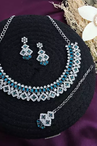 Green color rhodium plating festive wear designer necklace set
