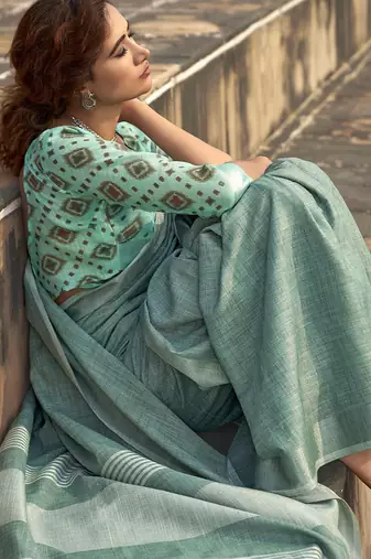 green women zari striped saree with blouse piece