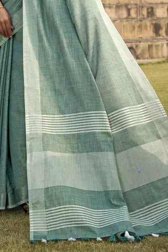 green women zari striped saree with blouse piece