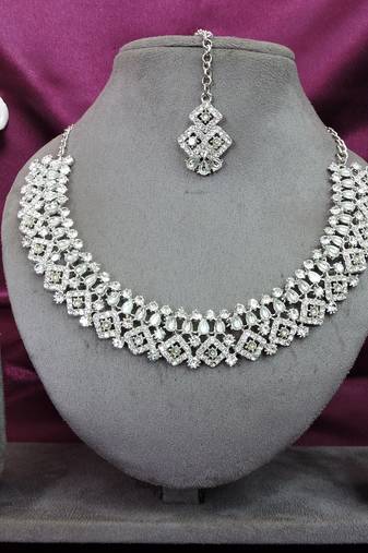 White color rhodium plating festive wear designer necklace set