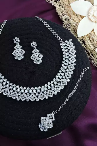 White color rhodium plating festive wear designer necklace set