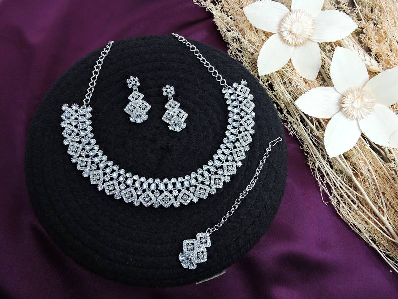 White color rhodium plating festive wear designer necklace set