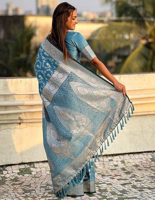 blue woven design zari banarasi saree 3