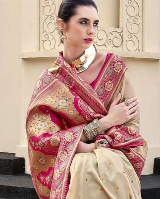 cream woven design zari banarasi saree 3