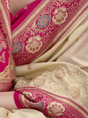 cream woven design zari banarasi saree 4