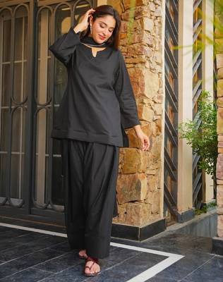 Women's black plain cotton kurta set with patiala pant and dupatta 3