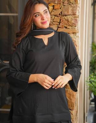 Women's black plain cotton kurta set with patiala pant and dupatta 5