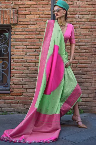green woven design zari banarasi saree