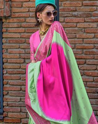 green woven design zari banarasi saree 3