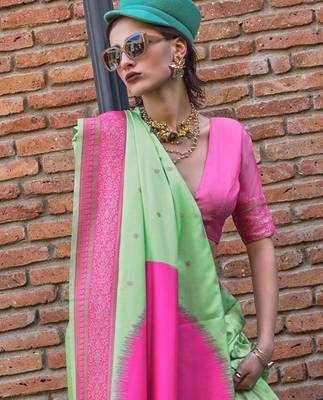 green woven design zari banarasi saree 4