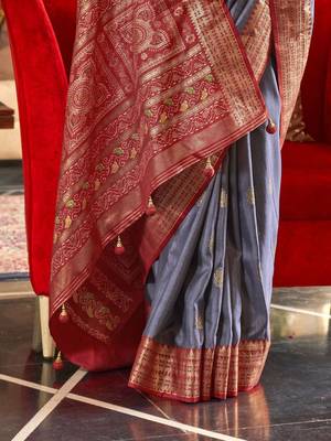 grey woven design zari silk blend handloom patola saree 3