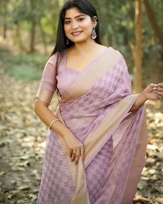 lavender checked zari silk blend saree 3