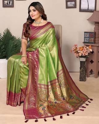green woven design zari silk blend designer banarasi saree 3