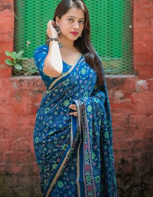 teal floral saree 2