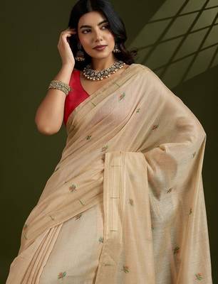 cream women floral woven design zari paithani saree 5