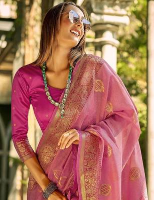 pink women woven design zari silk blend kanjeevaram saree 3