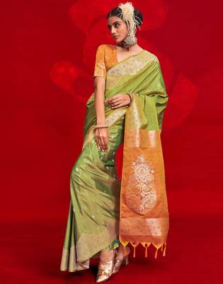 green woven design zari banarasi saree 2