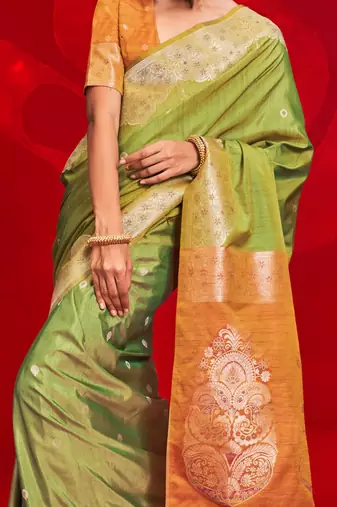 green woven design zari banarasi saree
