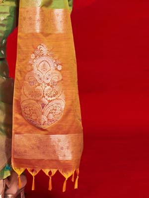 green woven design zari banarasi saree 5