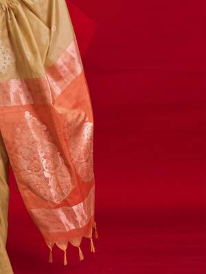 beige woven design zari banarasi saree 5