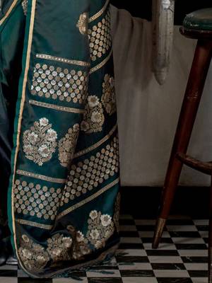green woven design zari satin banarasi saree 5