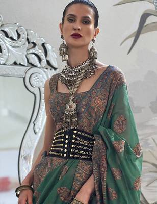 green ethnic motifs woven design zari silk blend banarasi saree 3