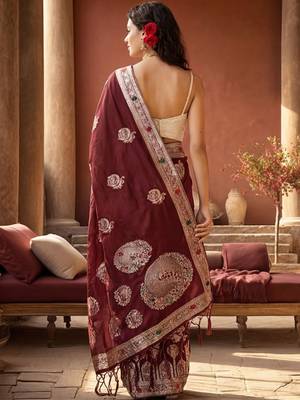 maroon woven design zari silk blend designer banarasi saree 3