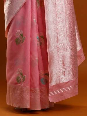 pink women floral woven design zari Cotton saree 5