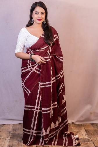 maroon batik printed saree with blouse piece