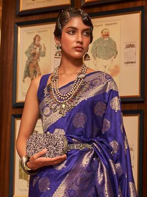 navy_blue women navy blue & gold woven design zari silk blend banarasi saree with matching blouse 3