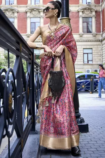 pink pink & gold-toned ethnic motifs printed organza sungudi saree