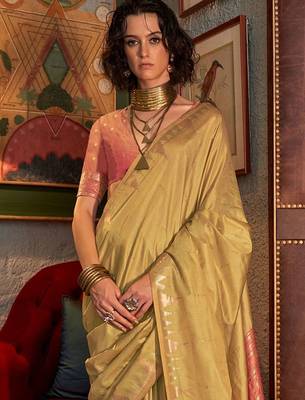 gold ethnic motifs woven design zari banarasi celebrity saree 3