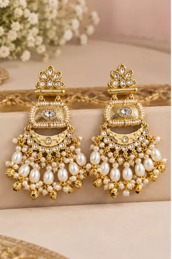 white kundan & agate stone earrings  gold plated